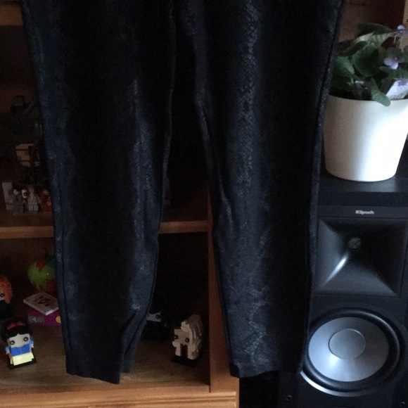 INC snakeskin leggings - Picture 2 of 3